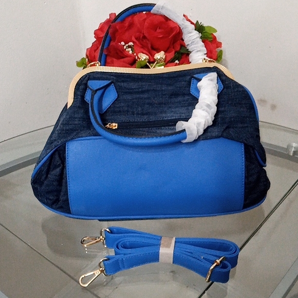 NWT🎁FREE GIFT INCLUDED🎁 Brand New Rhinestones Crystals Denim Shoulder Handbag - Picture 13 of 16